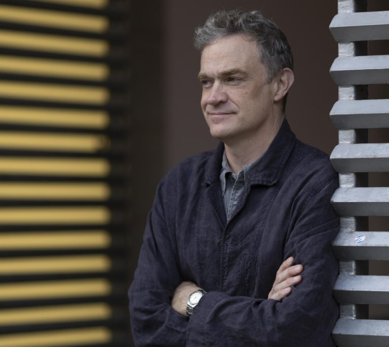 A Radden Keefe le preocupa que la prensa tradicional renuncie "demasiado fácilmente" a lo que ha hecho siempre