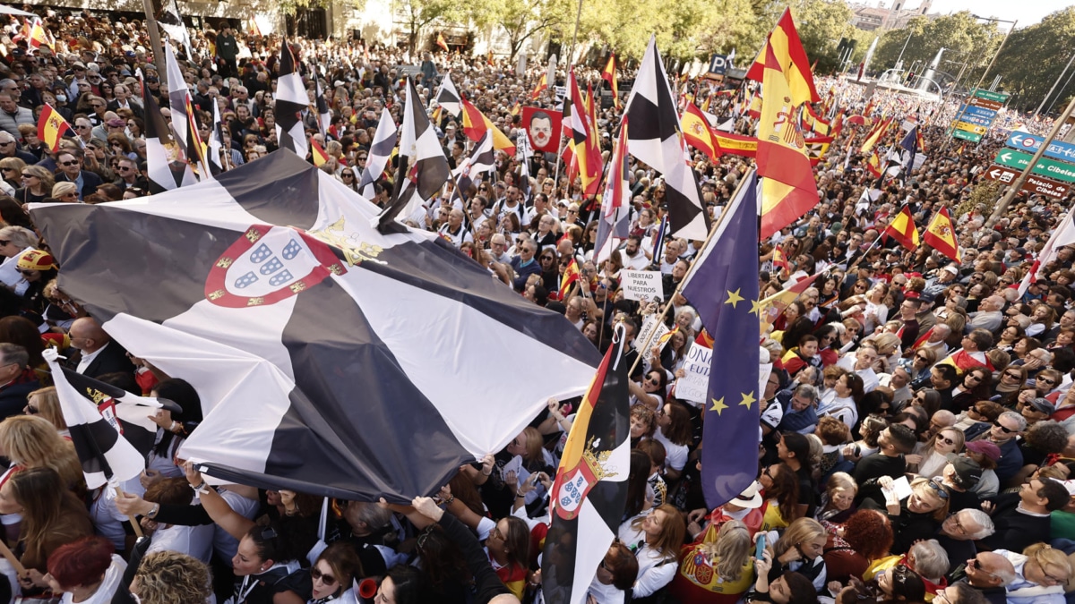 Miles de personas se manifiestan en Madrid por la "insoportable" situación en Ceuta