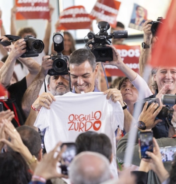 El PSOE celebra la 'campaña' de Milei en España: "Nos ha venido [...]