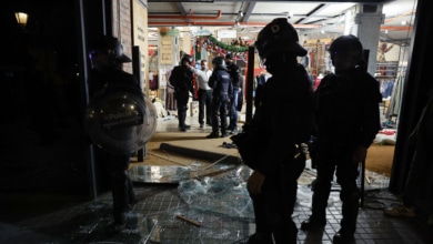 Las imágenes de los saqueos de tiendas en los disturbios de Barcelona