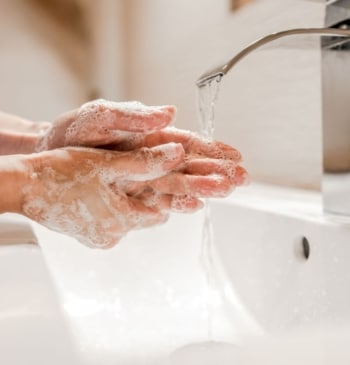 Lavarse las manos correctamente reduce más del 40% de las infecciones víricas [...]