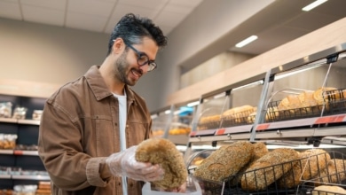 La Asociación Española de Consumidores publica una guía para ayudar a identificar el pan de calidad