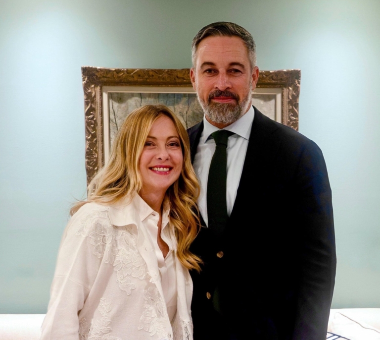 Abascal se reúne con Meloni en Bruselas: "Europa no puede seguir gobernándose desde la resignación"