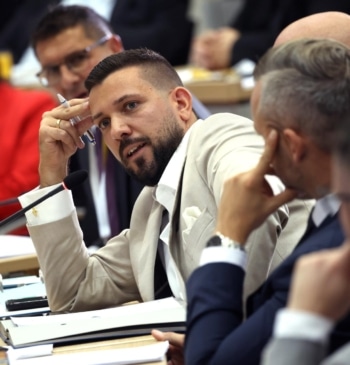 Quién es Tobias Rausch, el primer presidente de ultraderecha de un Parlamento [...]