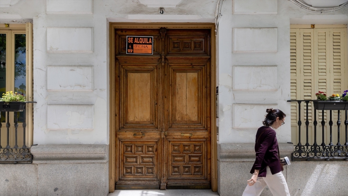 Un cartel de ‘SE ALQUILA’