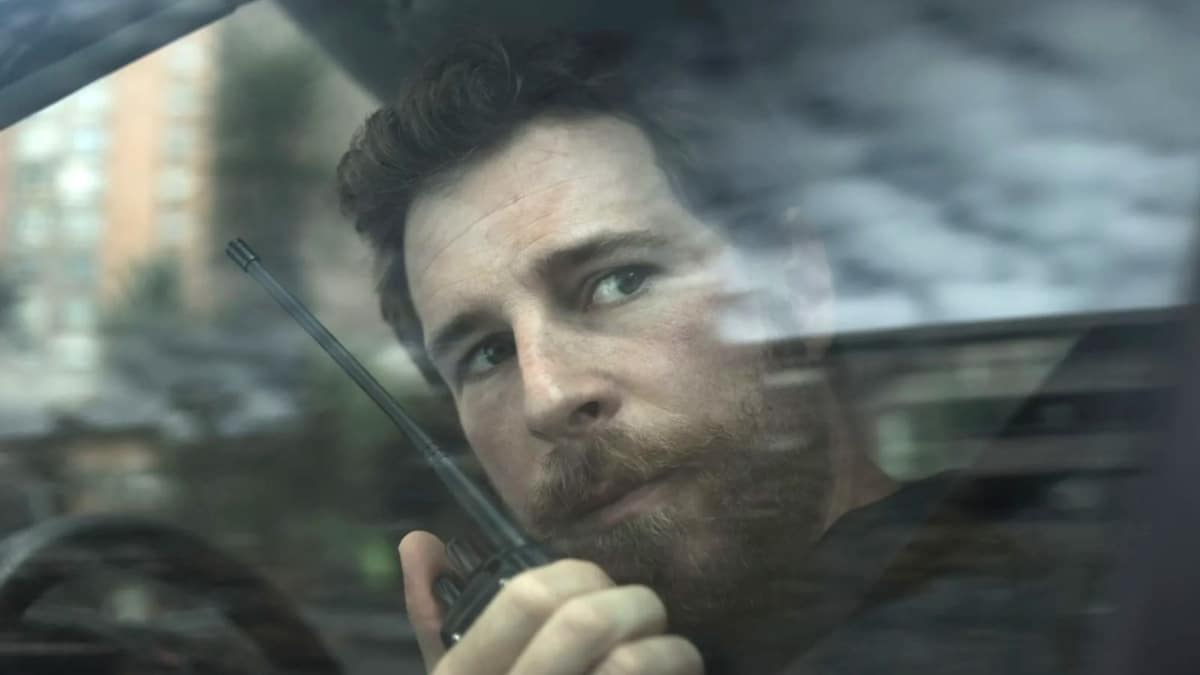 Álvaro Cervantes en 'Colisión', el nuevo thriller español de Netflix