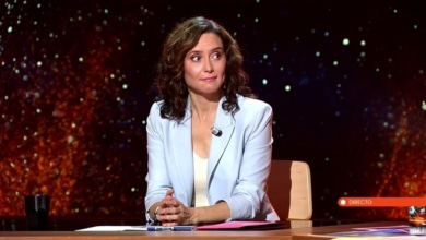 Ayuso denuncia en el Horizonte de Iker Jiménez la acampada de "peleas y orines" en Sol y la estrategia de Sánchez y "las tres izquierdas" para perpetuarse en el poder