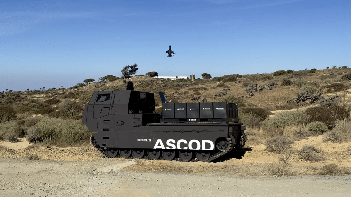 Un interceptor Bandit lanzado desde un Ascod HMC