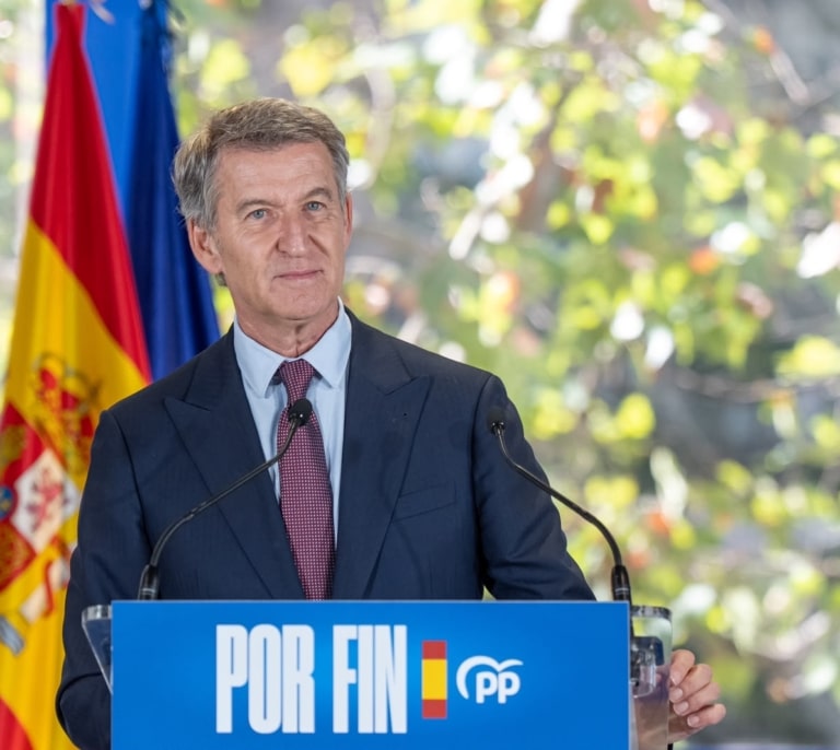Feijóo lleva a la Audiencia la presencia de buques marroquíes en aguas de Ceuta y pide la comparecencia de Sánchez
