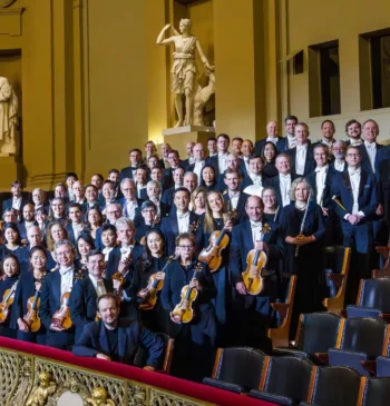 La primera sinfonía que pone a tocar a los músicos con la [...]