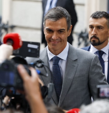 Ministros y dirigentes del PSOE piden a Sánchez elecciones el 29 de [...]