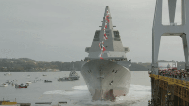 La empresa pública Navantia bota con éxito su segunda fragata F-110 en un año: "¡Buena mar y larga vida!"