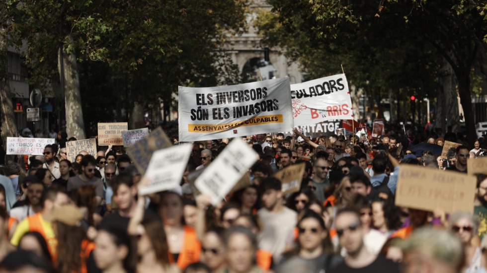 Cientos de miles de personas se manifiestan en toda España para reclamar la intervención en la vivienda