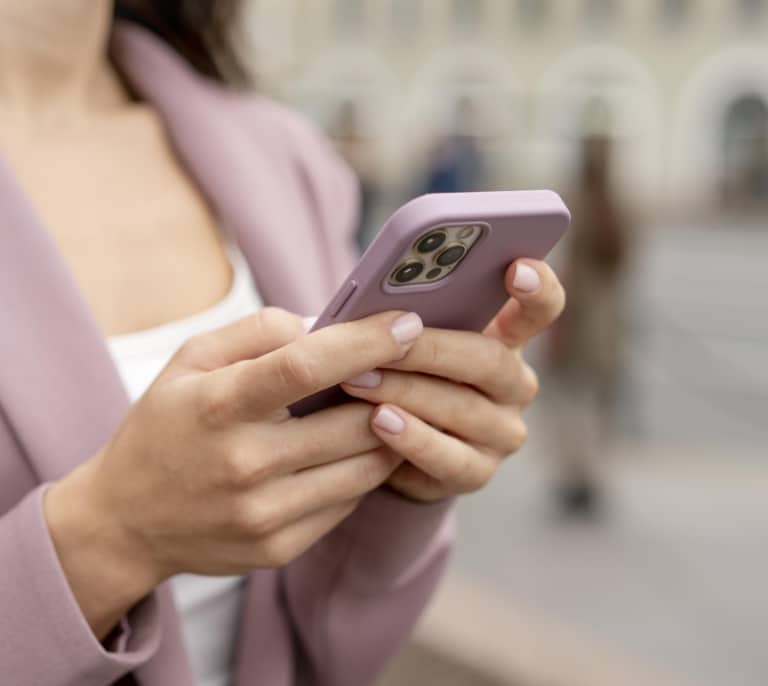 INCIBE y OCU alertan: la estafa de WhatsApp que suplanta a tus contactos para robarte la cuenta