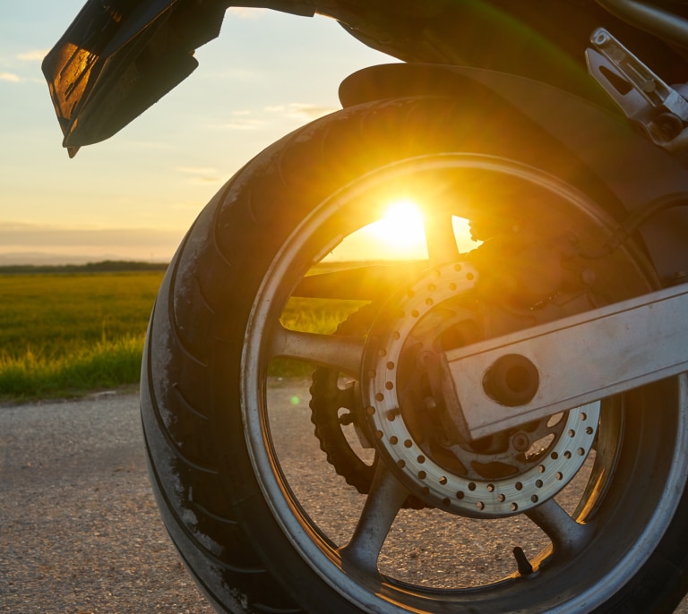 ¿Tengo que cambiar de guantes? Todo lo que debes saber para cumplir la nueva ley de moto