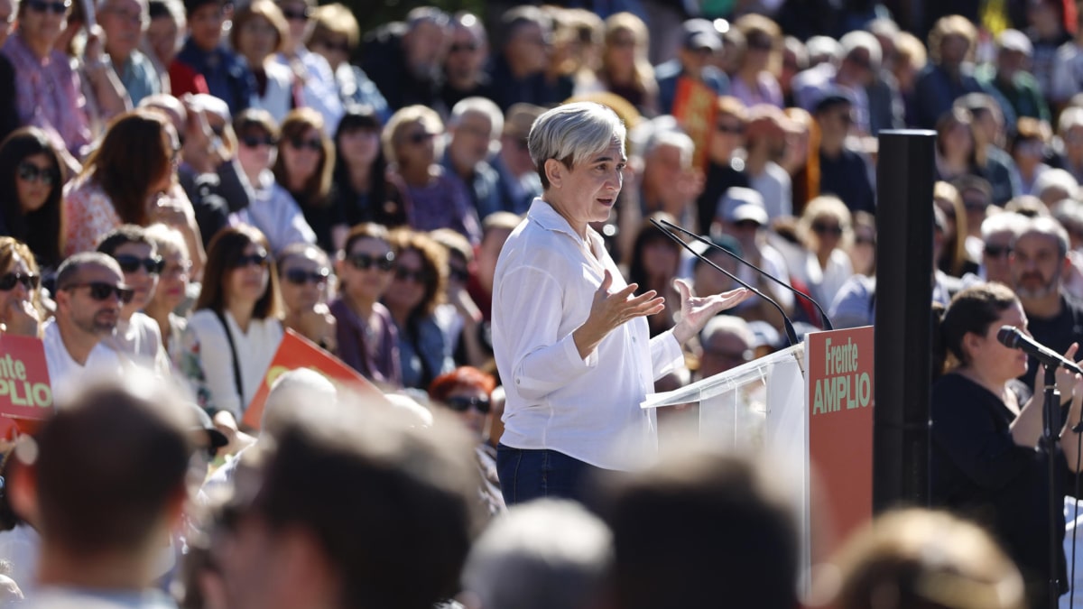 La candidata de Frente Amplio a la presidencia del Gobierno, Ada Colau, durante un mitin en Móstoles el pasado domingo