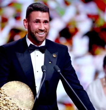 Unai Simón emociona en la gala del Balón de Oro: del amor [...]