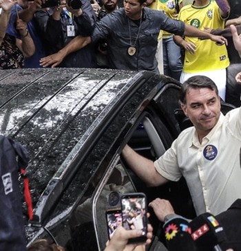 Flávio Bolsonaro huye a Estados Unidos por temor a acabar condenado como [...]