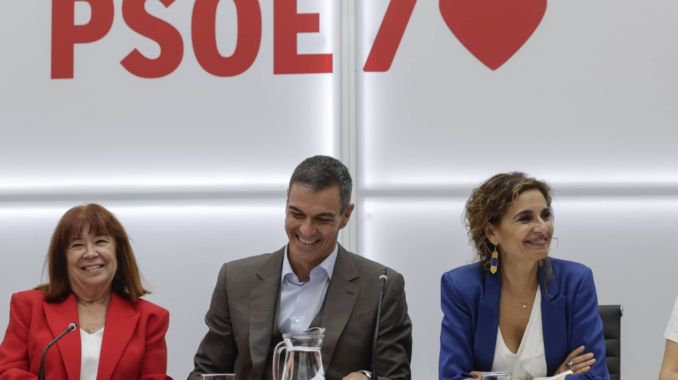 La Fiscalía considera "prematuro" imputar al PSOE aunque aprecia indicios de cohecho y tráfico de influencias
