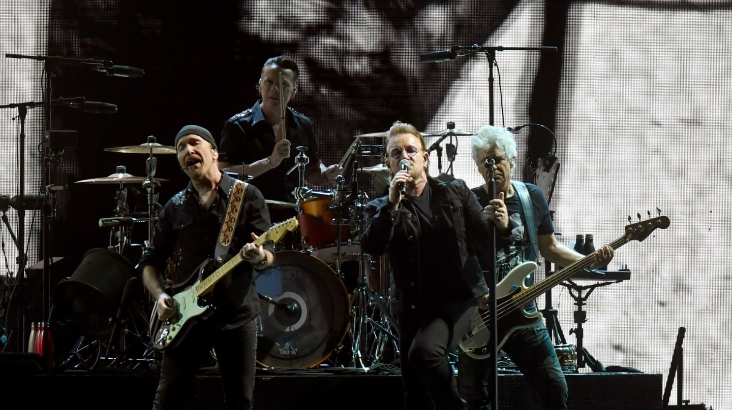 U2 en uno de sus conciertos en Australia