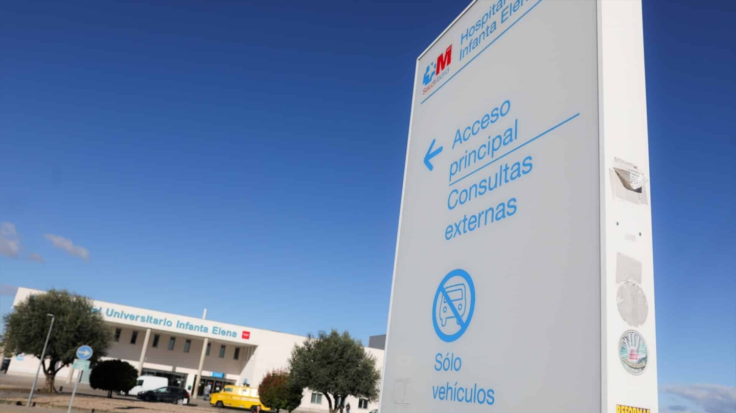Cartel indicativo en el exterior del Hospital Universitario Infanta Elena ubicado en Valdemoro (Madrid)