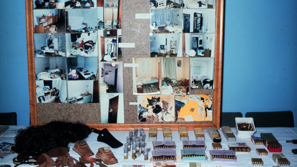 Foto de archivo de materiales sustraídos durante el desmantelamiento de una banda de ETA ubicada en Madrid, a 22 de septiembre de 1999