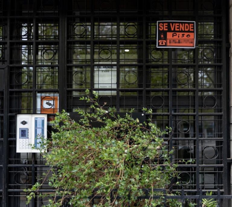 Los marroquíes lideran las compras de vivienda entre los extranjeros pero solo crecen las de colombianos y venezolanos