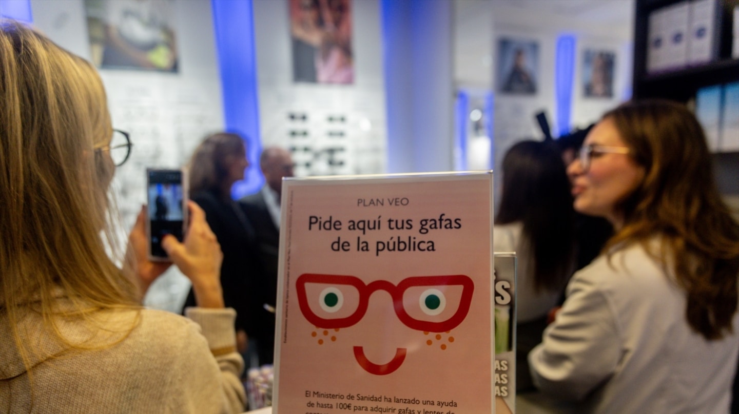 MLa ministra de Sanidad, Mónica García, presenta el Plan VEO
