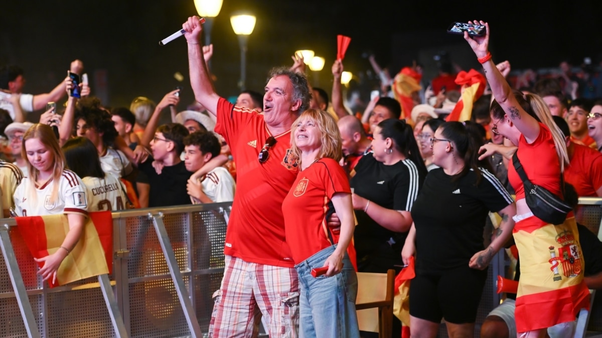 Aficionados de la Selección Española durante el partido del Mundial de fútbol 2026 entre España y Portugal