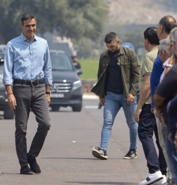 No solo 11 ministros: Sánchez acomoda en sus listas a delegados y [...]