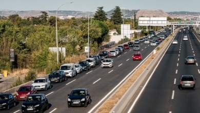 La DGT intensifica los controles esta semana: estas distracciones te pueden costar 200 euros y 6 puntos