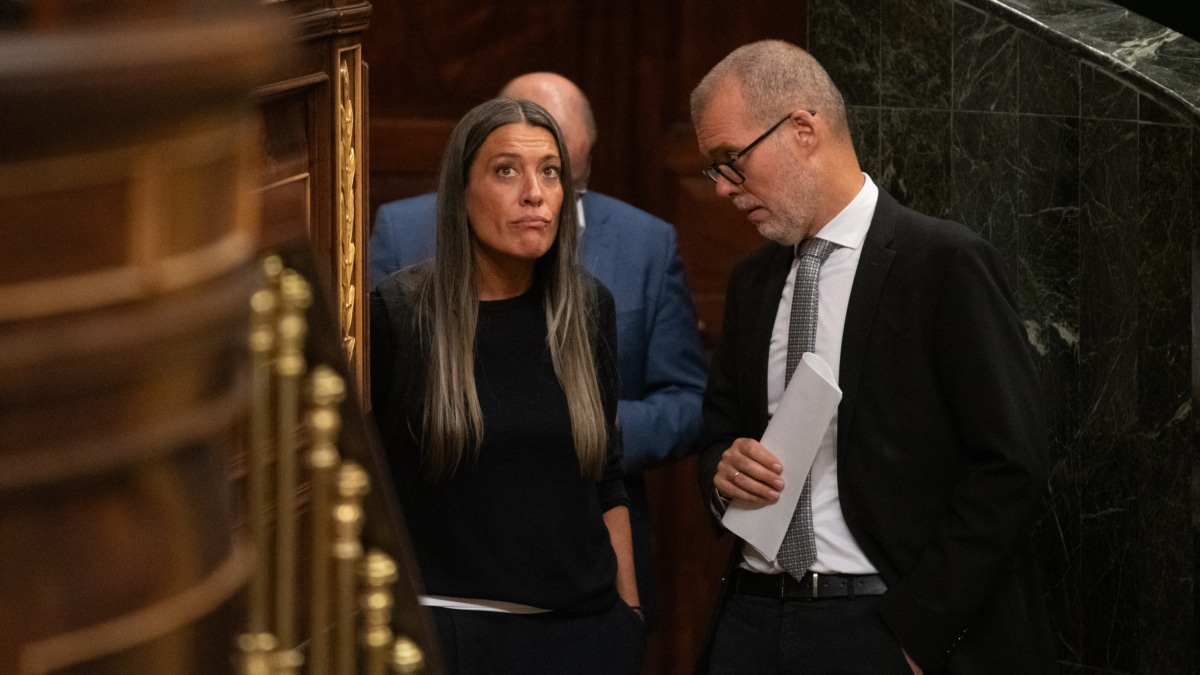 (Foto de ARCHIVO) La portavoz de Junts en el Congreso, Miriam Nogueras, a su salida de una sesión plenaria, en el Congreso de los Diputados, a 15 de septiembre de 2026, en Madrid (España). El pleno del Congreso aborda hoy dos proposiciones de ley sobre la Defensa Nacional, de Vox, y sobre la Ley de Vivienda, de Sumar. Además se discutirán proposiciones no de ley relativas a la gestión migratoria en Ceuta y la política exterior sobre Cuba. Fernando Sánchez / Europa Press 15 SEPTIEMBRE 2026;DIPUTADOS;CONGRESO;POLÍTICA;MINISTRO; 15/9/2026