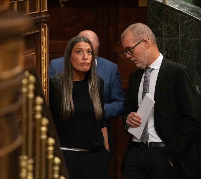 Junts acuerda tumbar los dos decretos de vivienda y ahoga al Gobierno