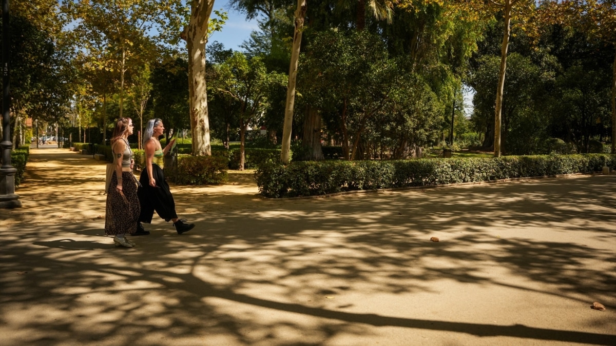 Jornada en el centro de Sevilla durante la entrada del otoño