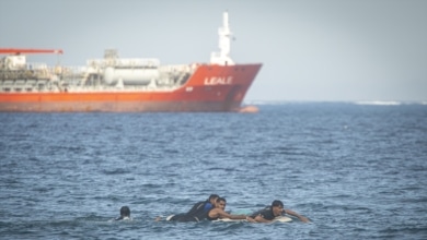 El CNI revela que los migrantes marroquíes operaban bajo una "estructura establecida" con "alquileres estacionales" en Castillejos y "motos de agua" para cruzar a Ceuta