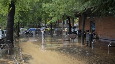 El aviso rojo por lluvias en Valencia y Castellón obliga a Renfe a suspender varios servicios