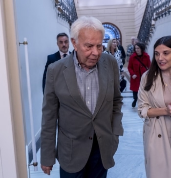 Felipe González acusa a Sánchez de cuestionar la soberanía del Congreso al [...]