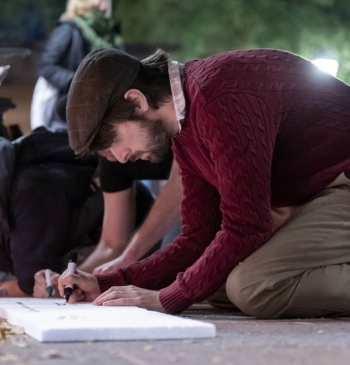 David Uclés, protagonista en la vigilia por Maricarmen, vincula su muerte con [...]