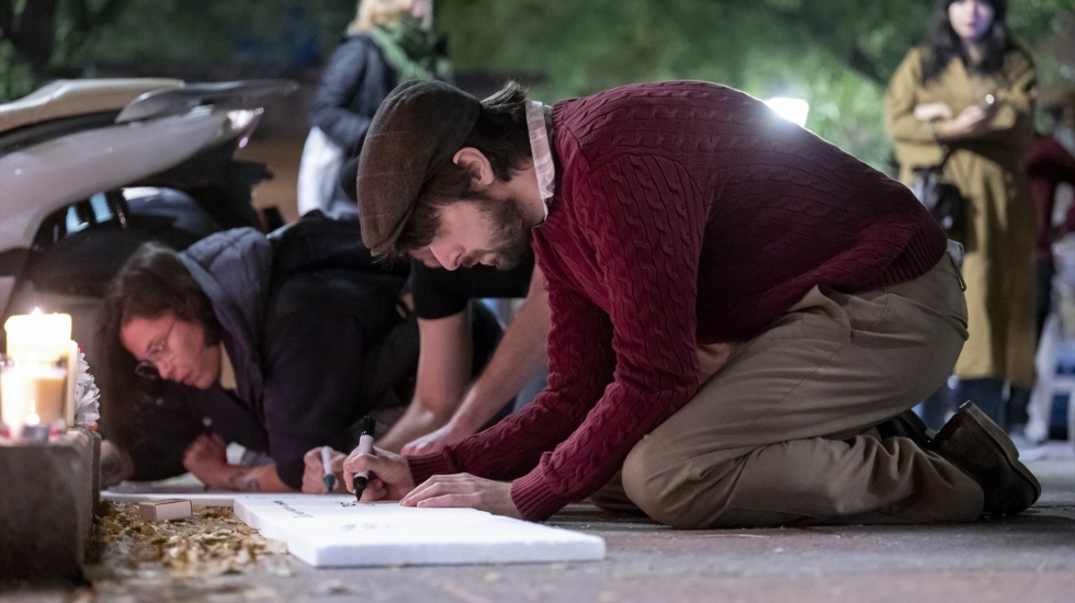 David Uclés, protagonista en la vigilia por Maricarmen, vincula su muerte con las de las residencias de Madrid durante el Covid