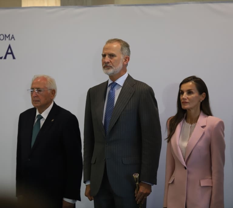 Felipe VI asegura desde Melilla que España está "preparada" para defender sus valores y libertades