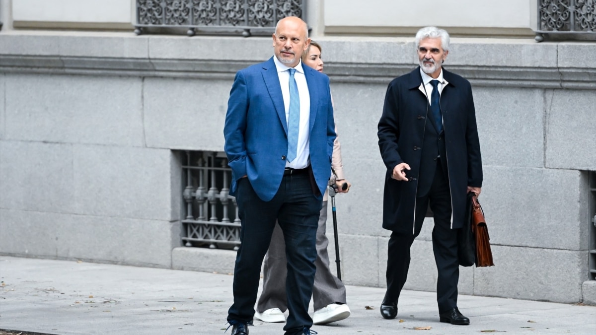 El ex viceministro venezolano Nervis Villalobos, a su llegada a la Audiencia Nacional