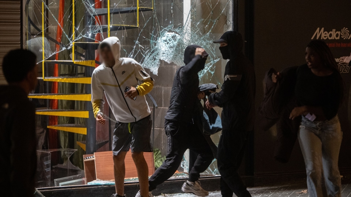 Disturbios en el centro de la ciudad de Barcelona
