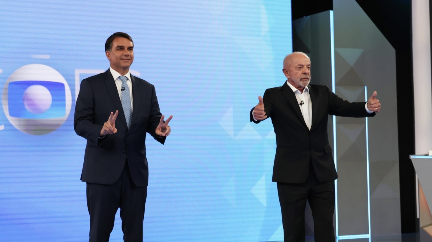 Los candidatos a las elecciones de Brasil, Flavio Bolsonaro y Lula da Silva.