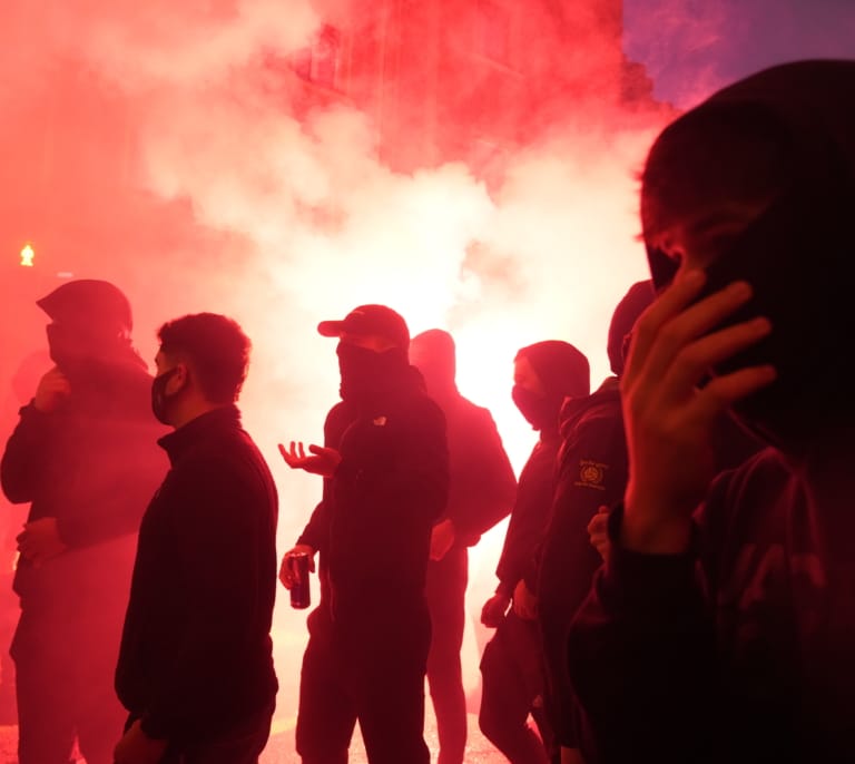 Grupos violentos de adolescentes incendian Bilbao contra ‘el fascismo’