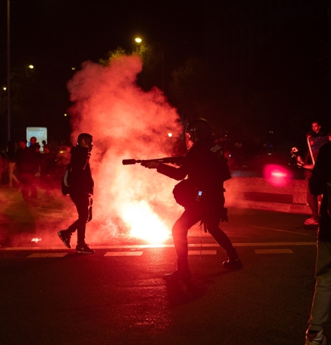 Disturbios y cargas policiales contra los manifestantes en el Ministerio de Transportes