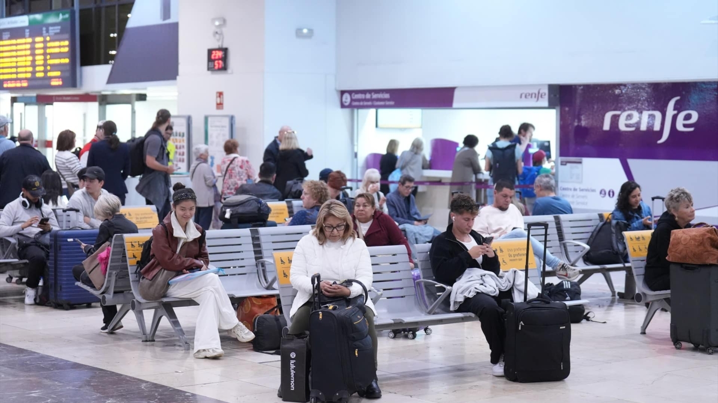 ¿Cómo viajar entre Madrid y Andalucía sin AVE? Opciones de transporte, horarios y derechos del viajero