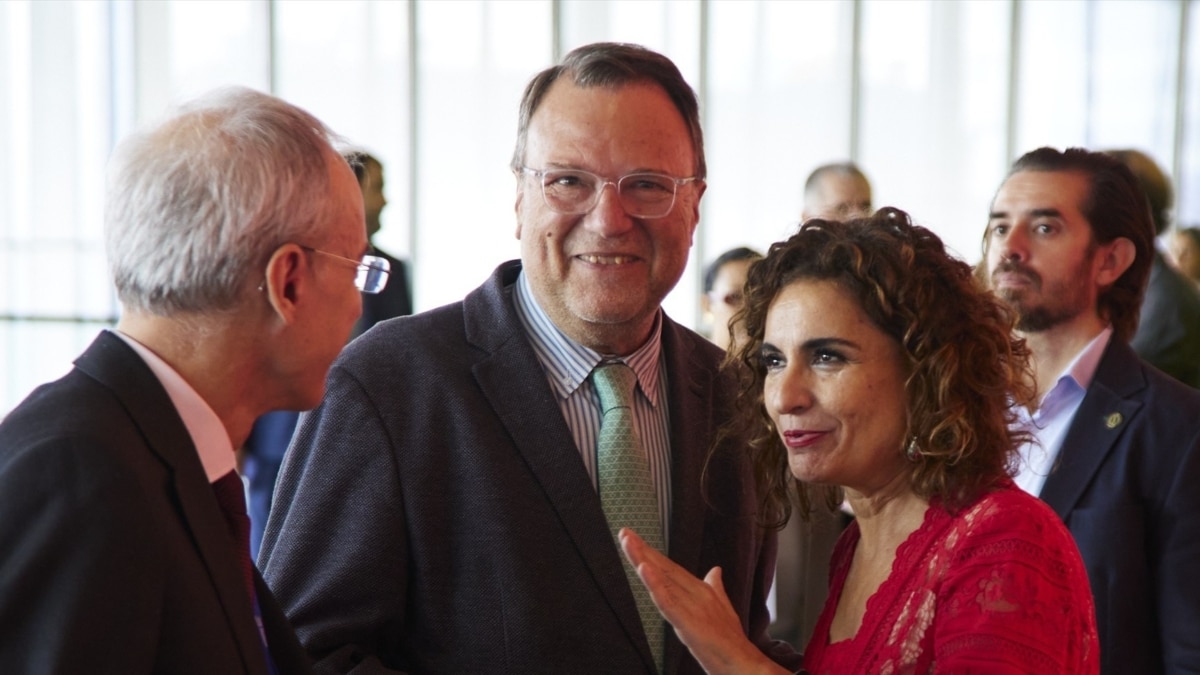 El exalcalde de Sevilla, Alfredo Sánchez Monteseirín junto a María Jesús Montero