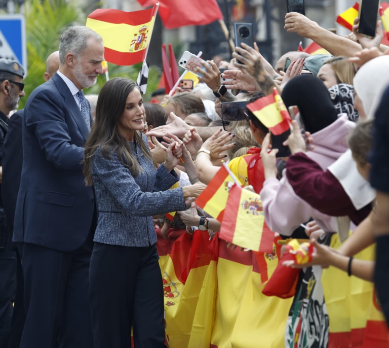 Los reyes en la orilla de España