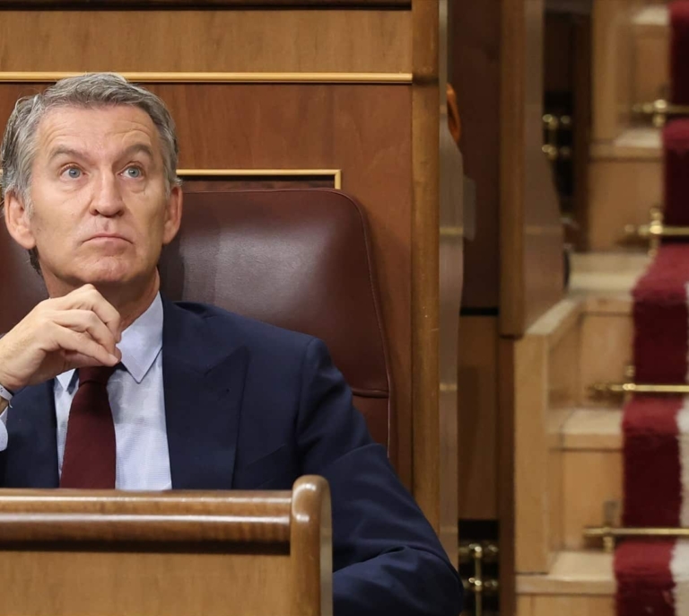 Las primeras encuestas tras la convocatoria de generales deja a PP y Vox en una mayoría absoluta de 202 escaños