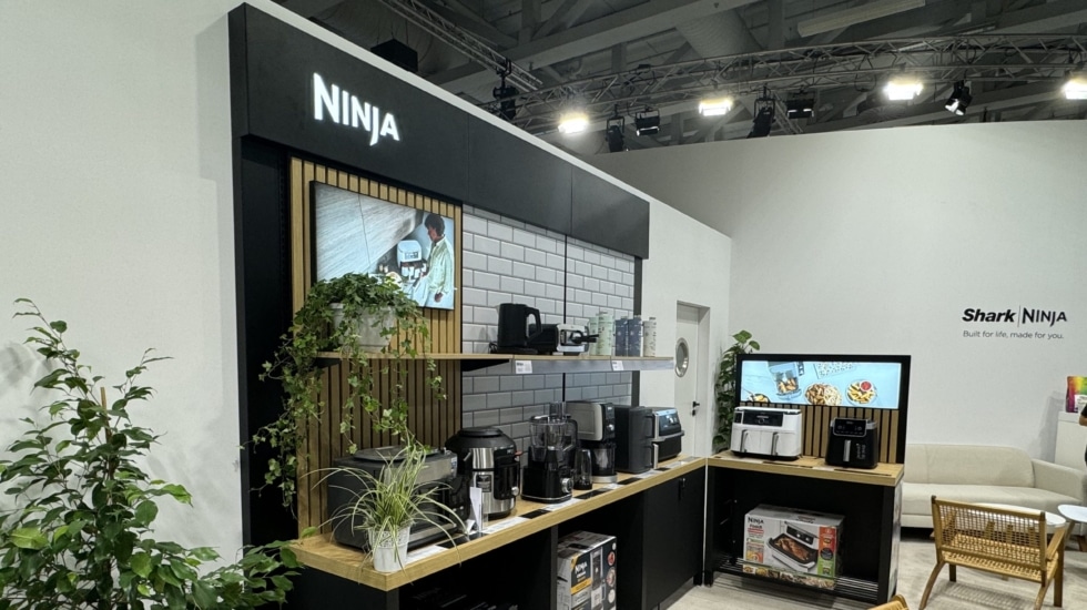 SharkNinja rebaja sus dos marcas en Amazon hasta el -33%: freidoras, cafetera con molinillo y una aspiradora que se vacía sola